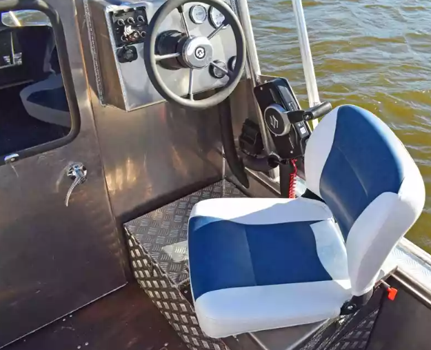 Алюминиевый катер Неман 550 с каютой в Пятигорске