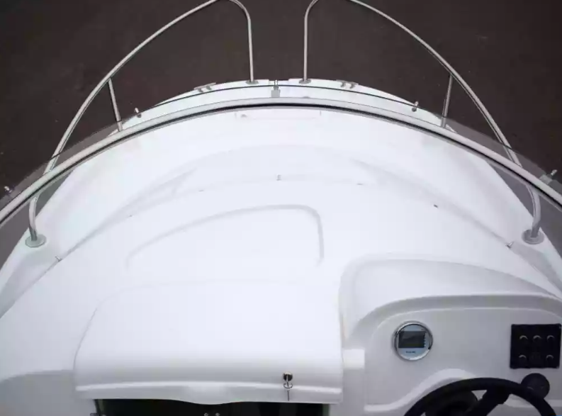 Стеклопластиковый катер Neman-530 с каютой в Пятигорске