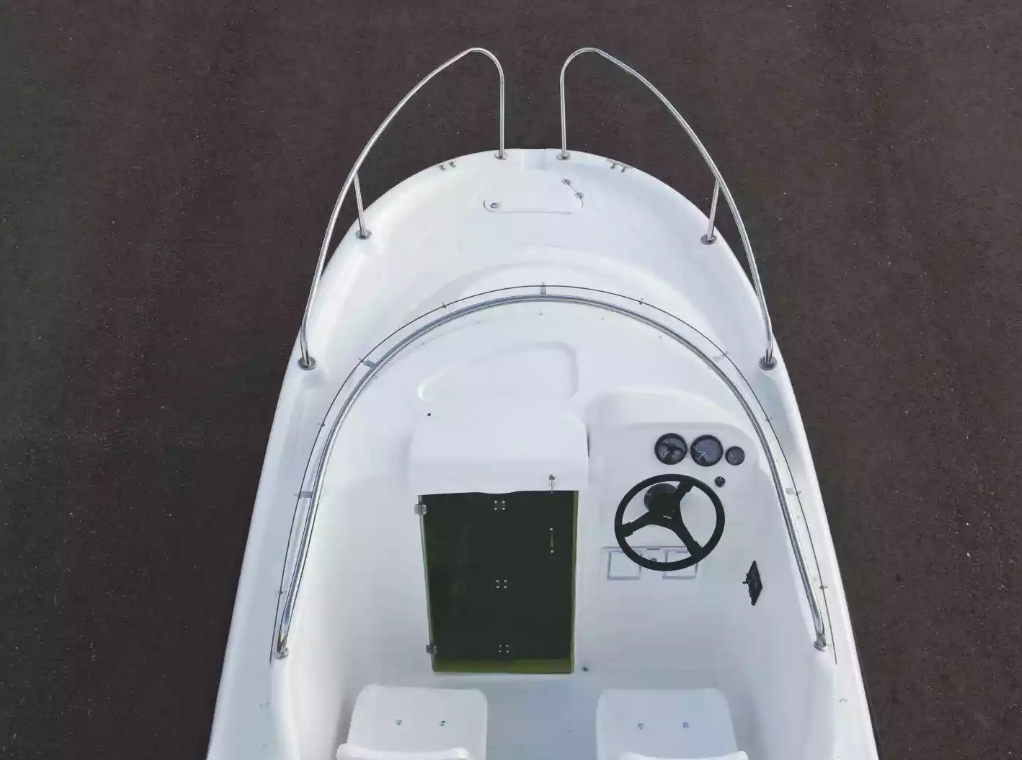 Комбинированный катер Neman-530 с каютой в Пятигорске