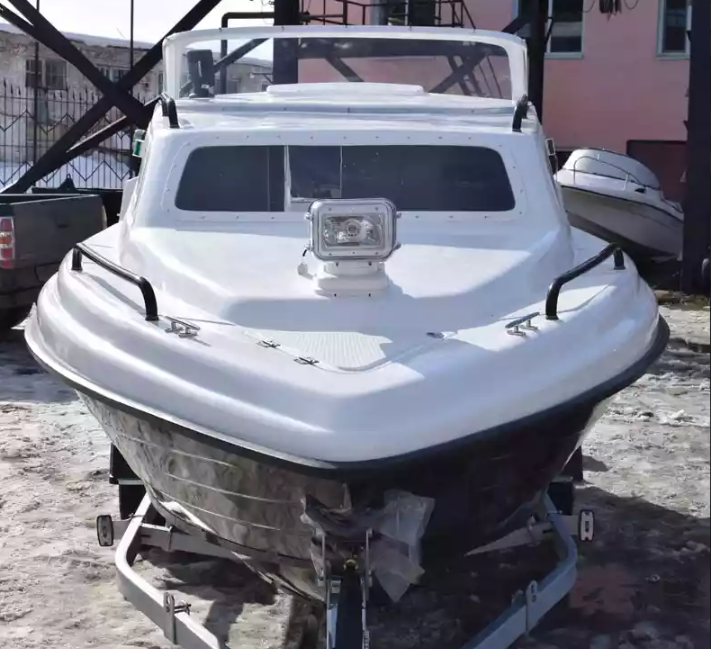 Комбинированный катер Neman-500 с каютой в Пятигорске