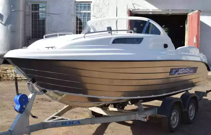 Комбинированный катер Neman-550 с каютой в Пятигорске