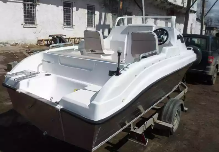 Комбинированный катер Neman-500 с каютой в Пятигорске