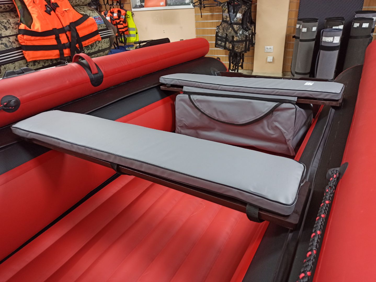 КОМПЛЕКТ МЯГКИХ НАКЛАДОК С СУМКОЙ ДЛЯ ЛОДОК 90Х20 СЕРЫЙ в Пятигорске