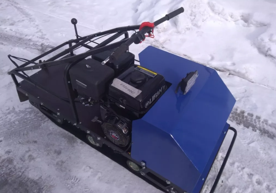 Мотобуксировщик AhtaR ЗИМА с реверсом (задний ход) в Пятигорске