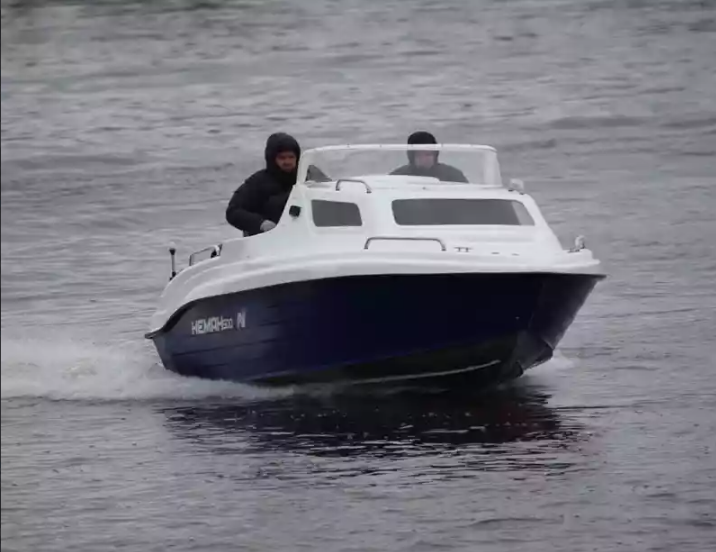 Комбинированный катер Neman-500 с каютой в Пятигорске