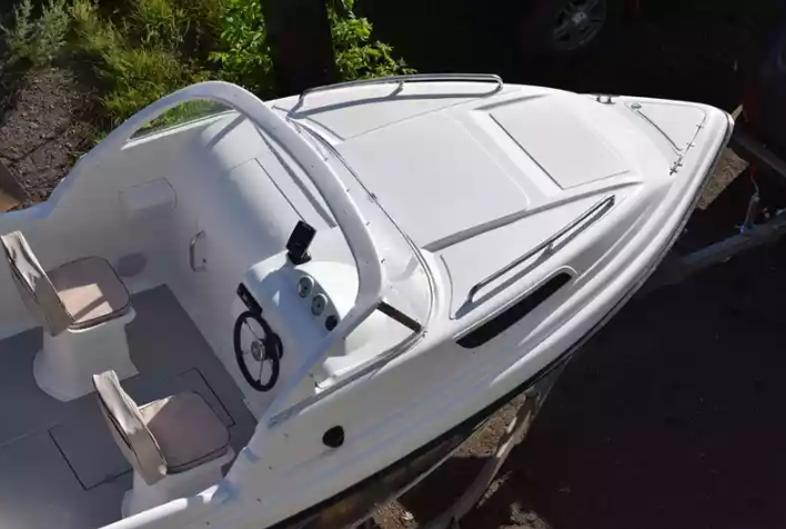 Комбинированный катер Neman-550 с каютой в Пятигорске