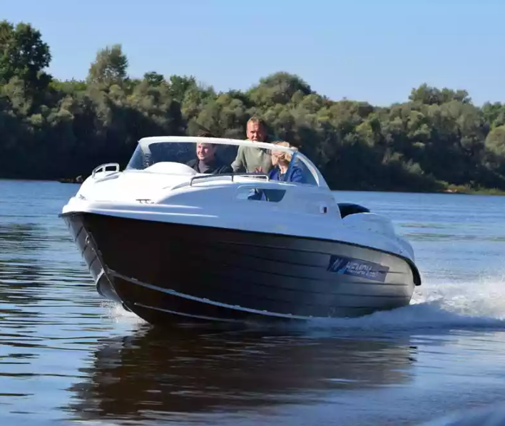 Комбинированный катер Neman-550 с каютой в Пятигорске