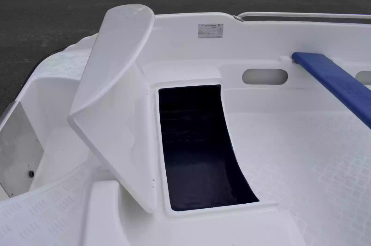 Стеклопластиковая лодка Пингвин New (тримаран) в Пятигорске