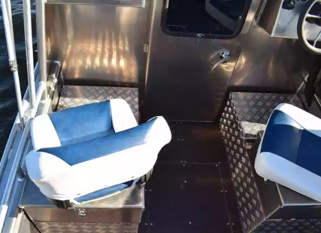 Алюминиевый катер Неман 550 с каютой в Пятигорске