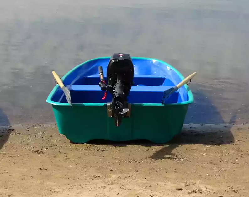 Стеклопластиковая лодка Старт (тримаран) в Пятигорске