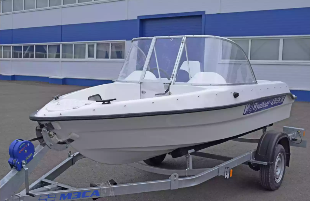 Стеклопластиковый катер Wyatboat-430DCМ (килевая) в Пятигорске