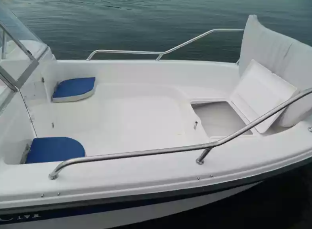 Стеклопластиковый катер Wyatboat-430 DCM (тримаран) в Пятигорске