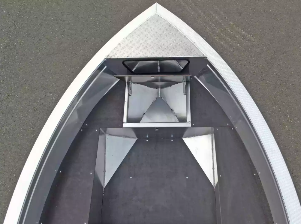 Алюминиевая лодка  Неман-420 в Пятигорске