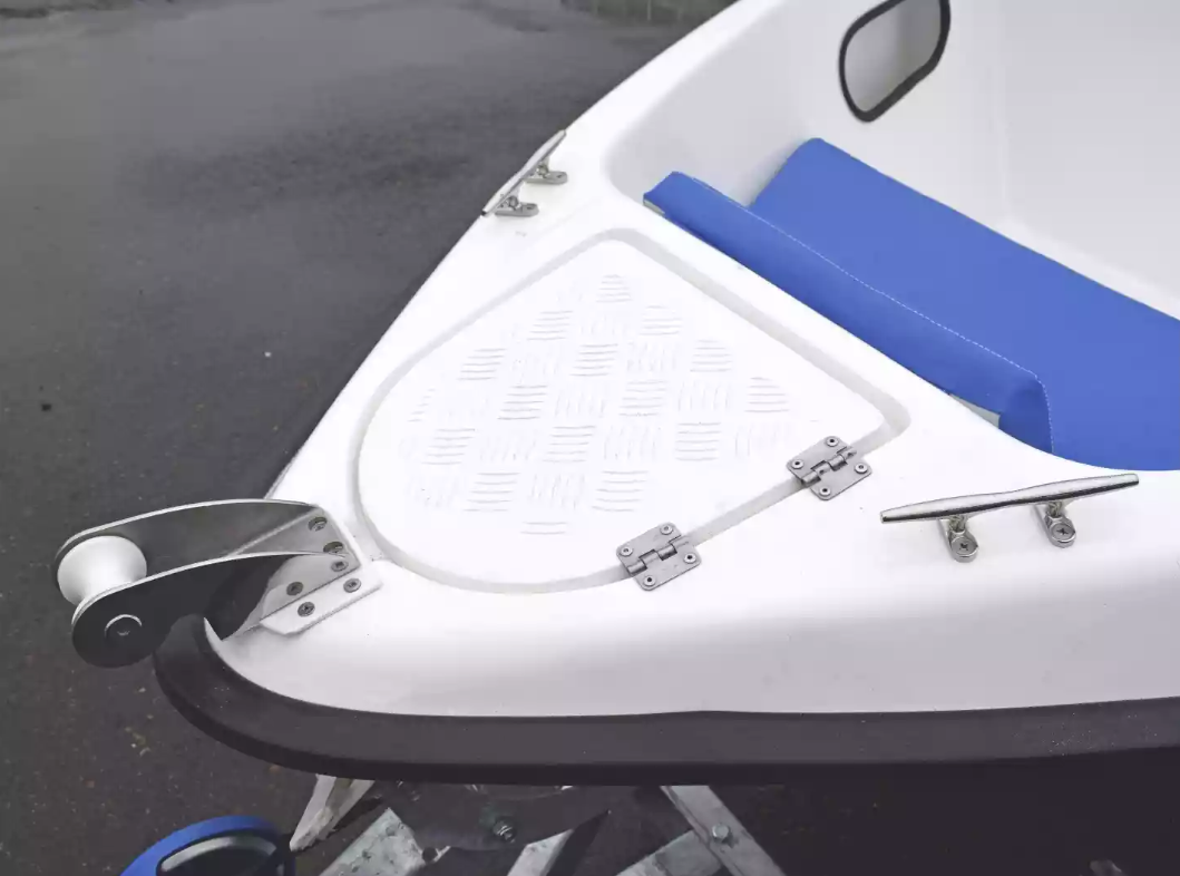 Стеклопластиковый катер Wyatboat-430DCМ (килевая) в Пятигорске