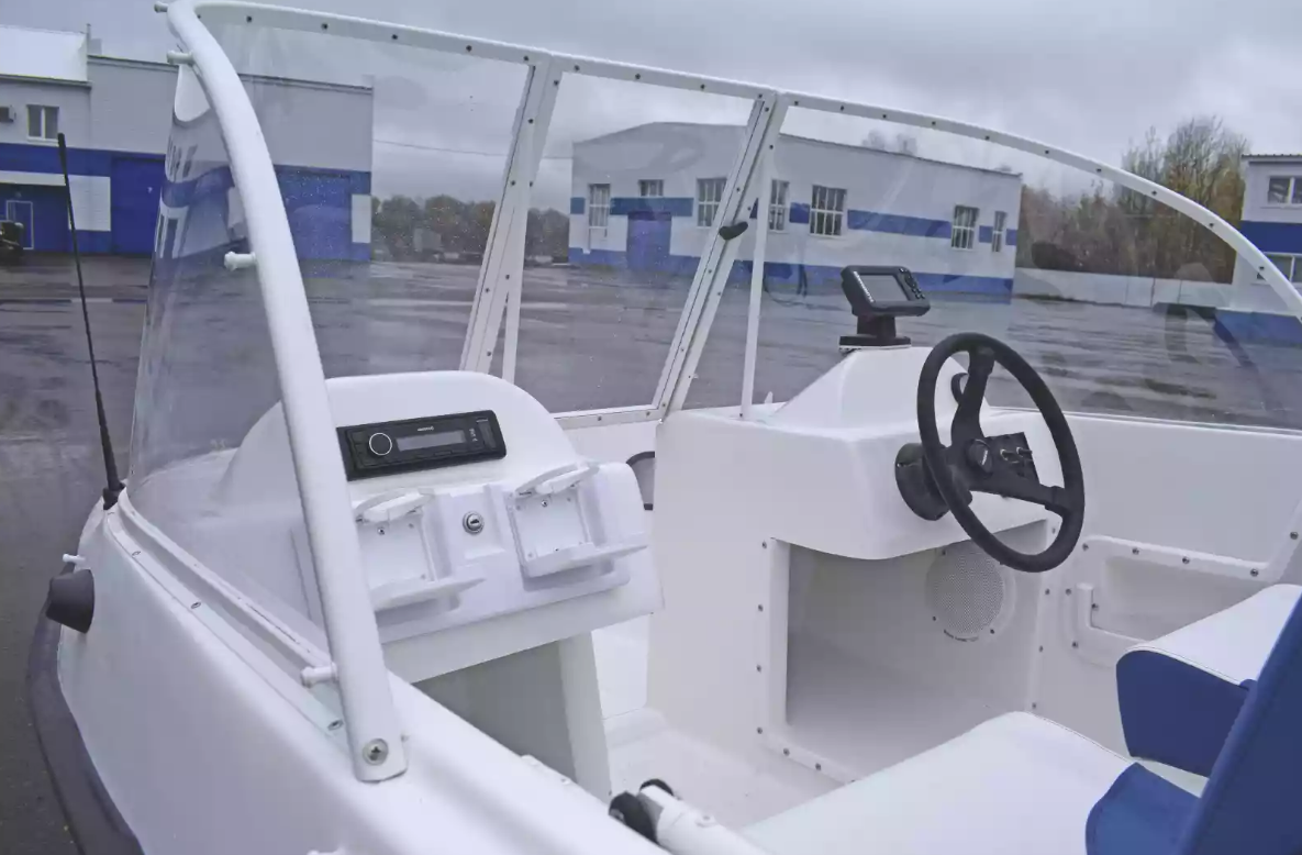 Стеклопластиковый катер Wyatboat-430DCМ (килевая) в Пятигорске