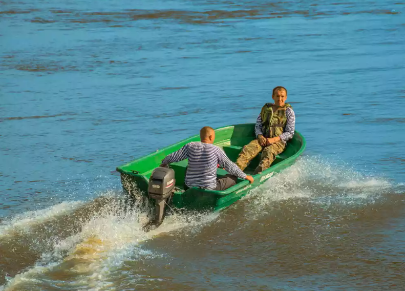 Стеклопластиковая лодка Neman-340 (тримаран) в Пятигорске