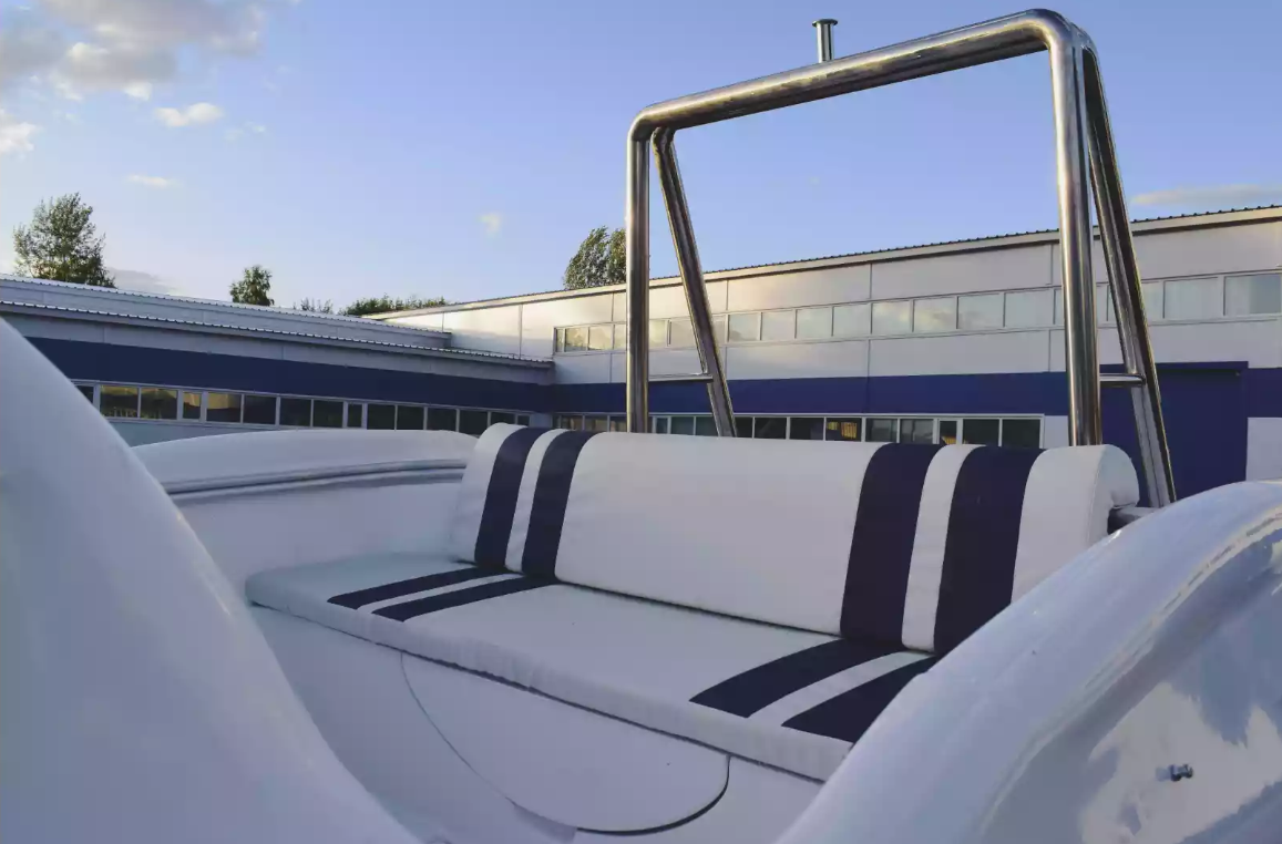 Комбинированный катер Neman-530 с каютой в Пятигорске