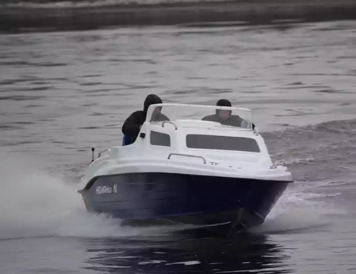 Комбинированный катер Neman-500 с каютой в Пятигорске