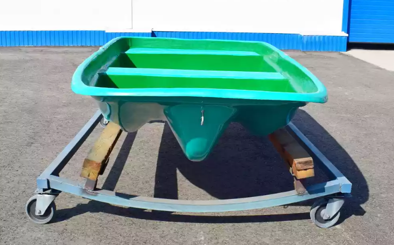 Стеклопластиковая лодка Старт (тримаран) в Пятигорске