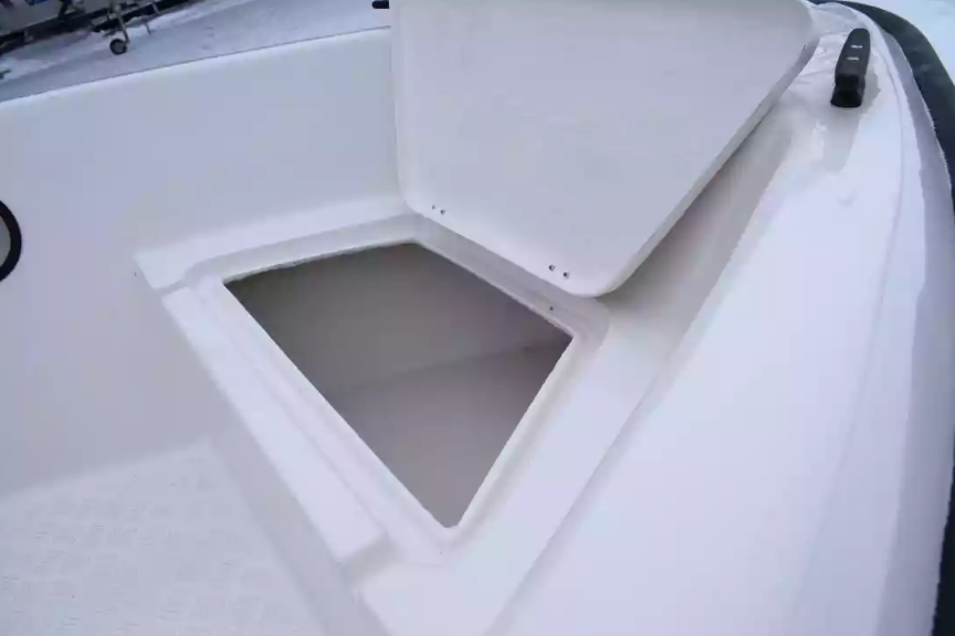 Стеклопластиковый катер Wyatboat-430DCМ (килевая) в Пятигорске