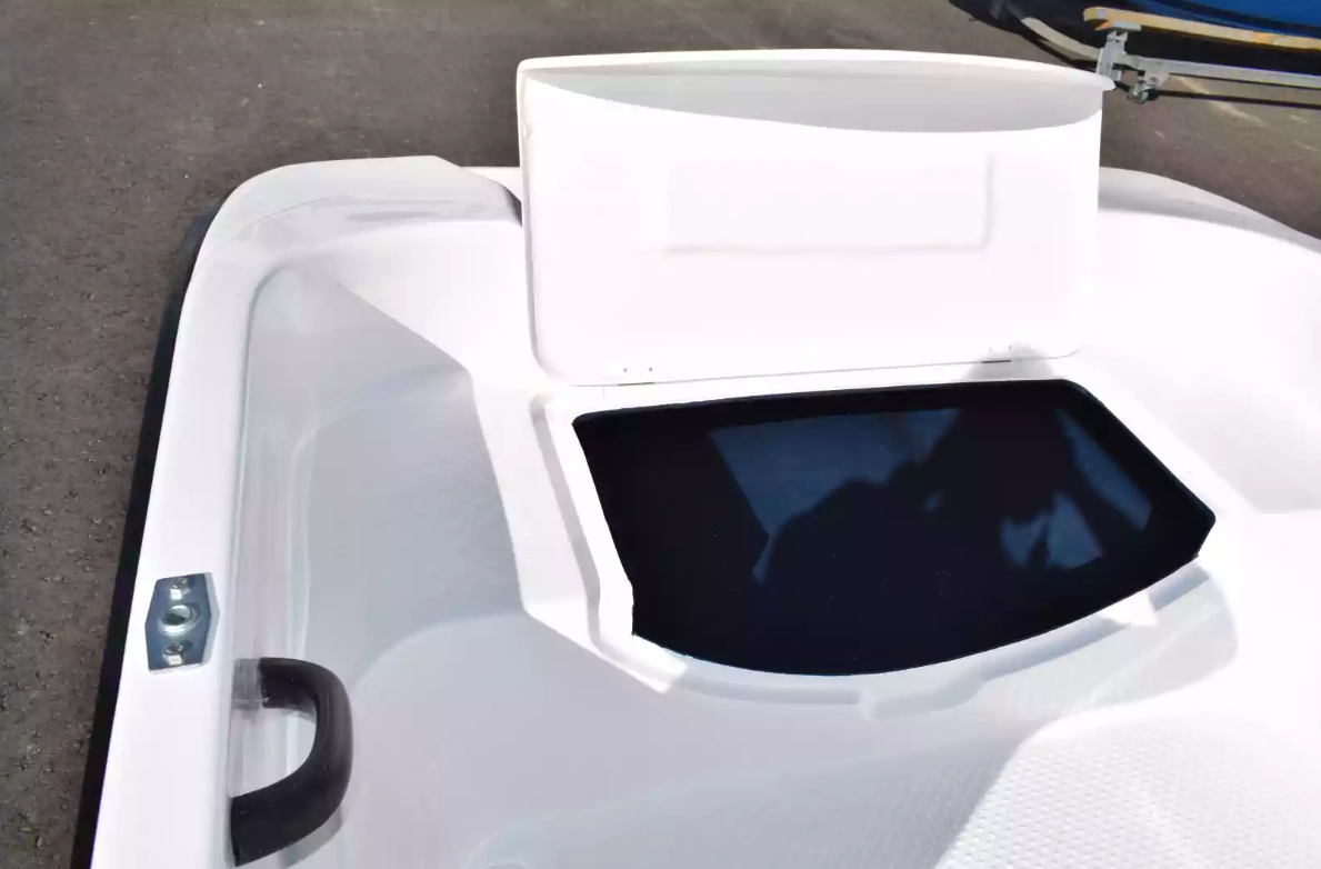 Стеклопластиковая лодка Пингвин (тримаран) в Пятигорске