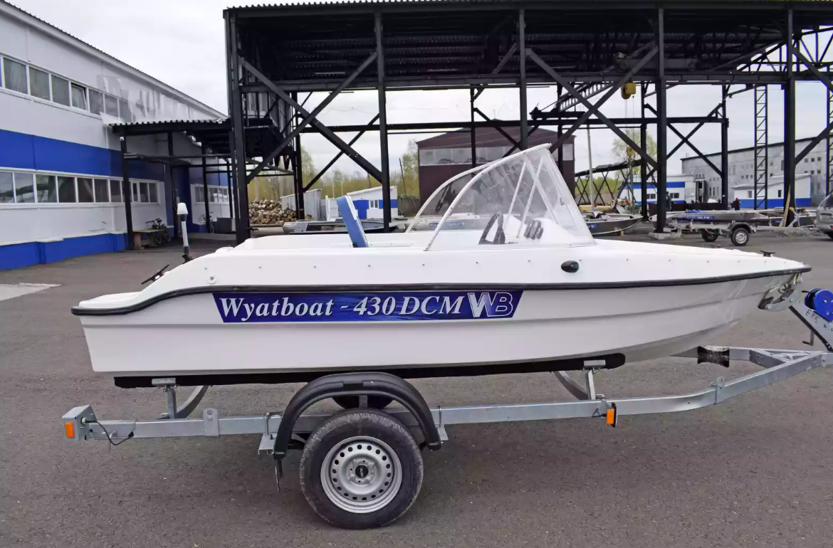 Стеклопластиковый катер Wyatboat-430DCМ (килевая) в Пятигорске