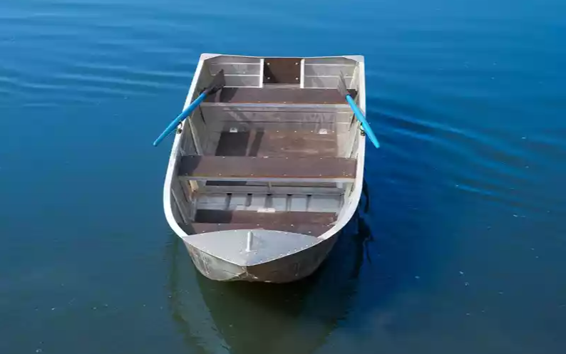 Алюминиевая лодка Вятка-Профи 37 в Пятигорске