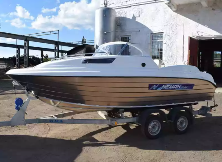 Комбинированный катер Neman-550 с каютой в Пятигорске