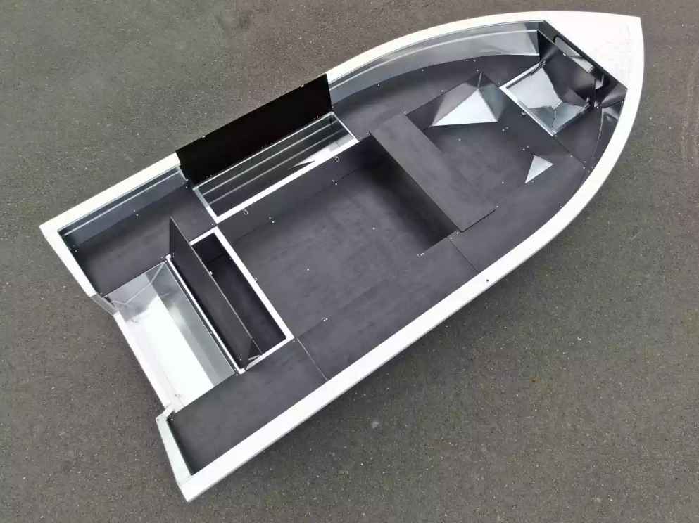 Алюминиевая лодка  Неман-420 в Пятигорске